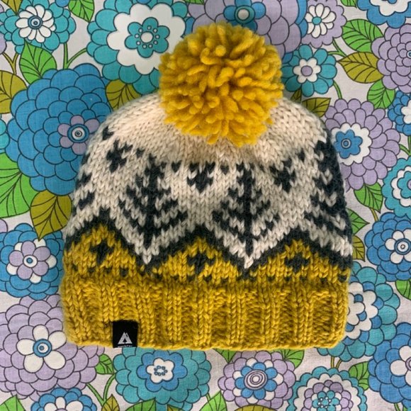 #NWOT#Ambler Evergreen Kids Toque in Cyber Yellow - Picture 1 of 4
